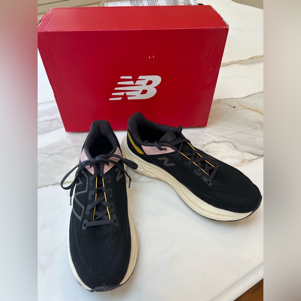 New Balance Women's Black Running Shoes